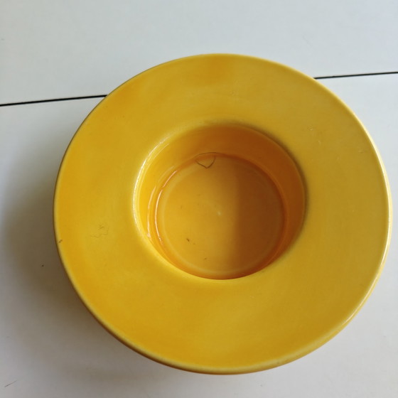 Image 1 of Juego de 6 coloridos cuencos de cerámica esmaltada con un vibrante estilo posmoderno/Memphis de los años 80.