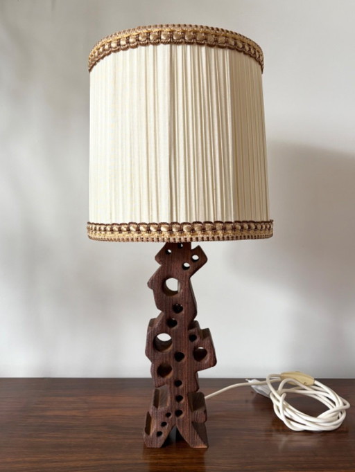 Lámpara de mesa vintage retro de madera especial de los años 60/70.