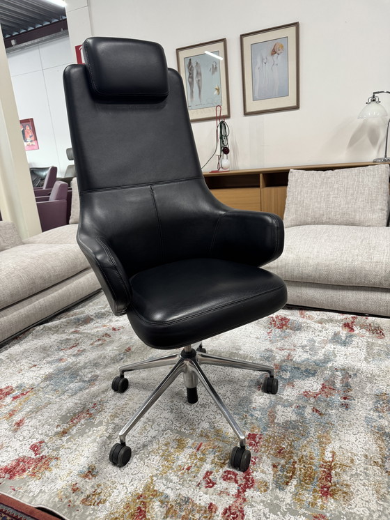 Image 1 of Vitra Repos