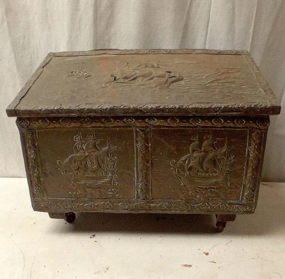 Image 1 of Baúl de latón antiguo