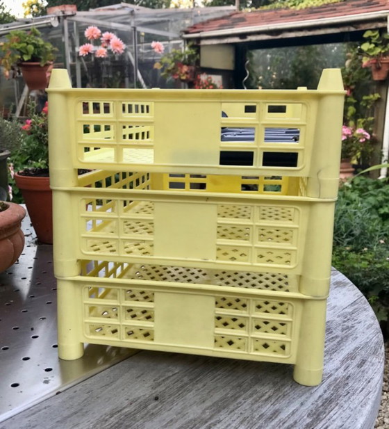 Image 1 of Estante modular de plástico amarillo pastel de los años cincuenta LL