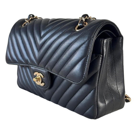 Chanel Classic Flap Small – Crossbody bags, Lambskin (photo 25 of 28)