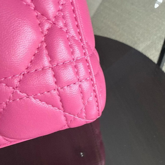 Image 1 of DIOR LADY MEDIUM - PELLE DI AGNELLO CANNAGE ROSA BARBIE CINTURINO CON DETTAGLI ARGENTO