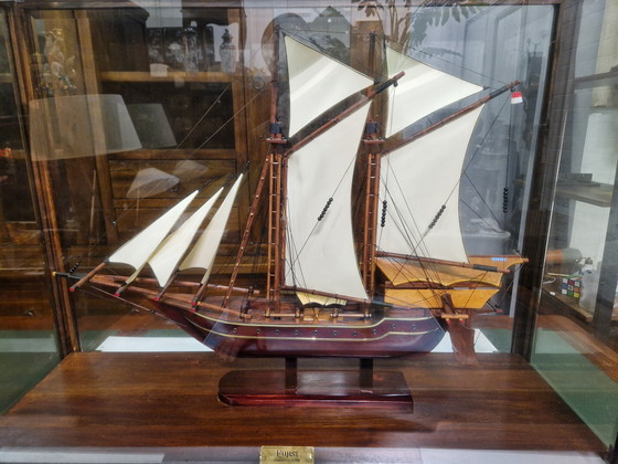 Image 1 of Yacht a vela in vetrina