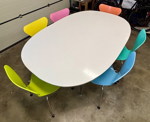 6xFritz Hansen Series 7 vlinderstoelen met Superellips Eettafel B613