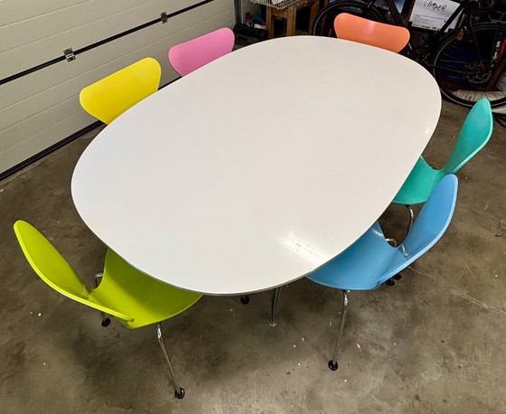 Image 1 of 6xFritz Hansen Series 7 butterfly chairs with Superellips Dining Table B613