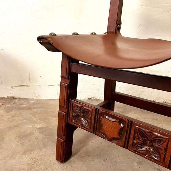 Image 1 of Spanish chair in leather and carved wood, 1950s/60s
