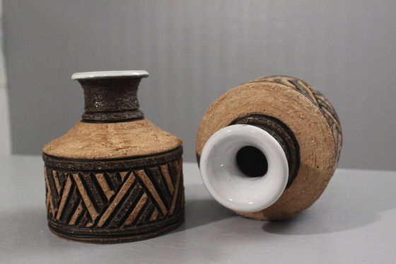 Image 1 of Coppia di vasi vintage in ceramica, argilla chamotte, decoro geometrico, Italia, anni '70