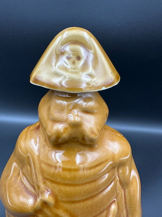 Image 1 of Jarra pirata con vasos de chupito de cerámica de estudio