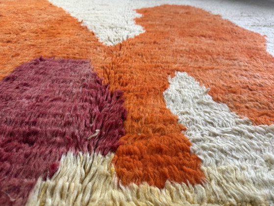 Image 1 of Abstracte Marokkaanse wollen mat 305 × 193 cm – Sculpturaal ontwerp