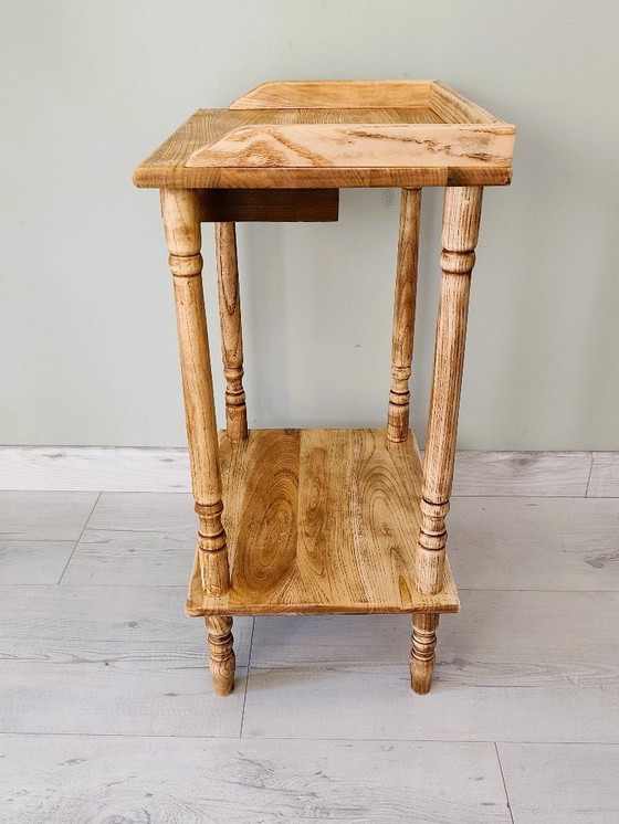Image 1 of Tavolino laterale in legno massello