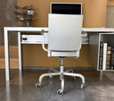 Sedia girevole Hudson, sedia da ufficio Emeco, design di Philip Starck