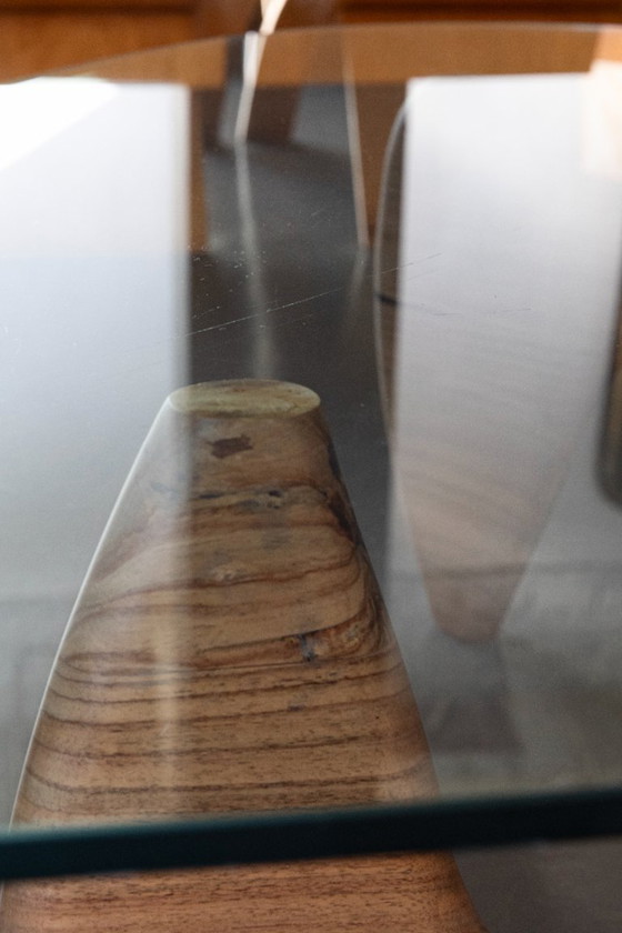 Image 1 of Couchtisch im Noguchi-Stil der Mitte des 20. Jahrhunderts – Glas und Massivholz – handgefertigt auf Bali