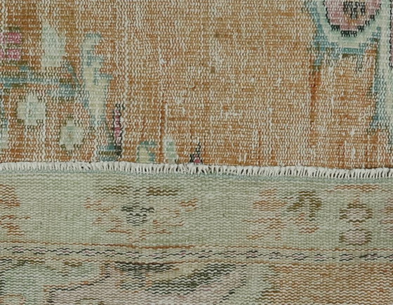 Tappeto turco vintage 240x156 cm – Tappeto in lana annodato a mano dai toni pastello tenui con motivo a (photo 10 of 10)