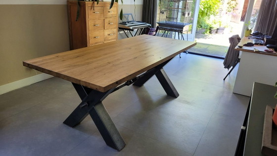 Image 1 of Spacious, beautiful, sturdy dining table