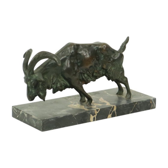 Image 1 of Statue antique en bronze d'un bouc et d'un bélier