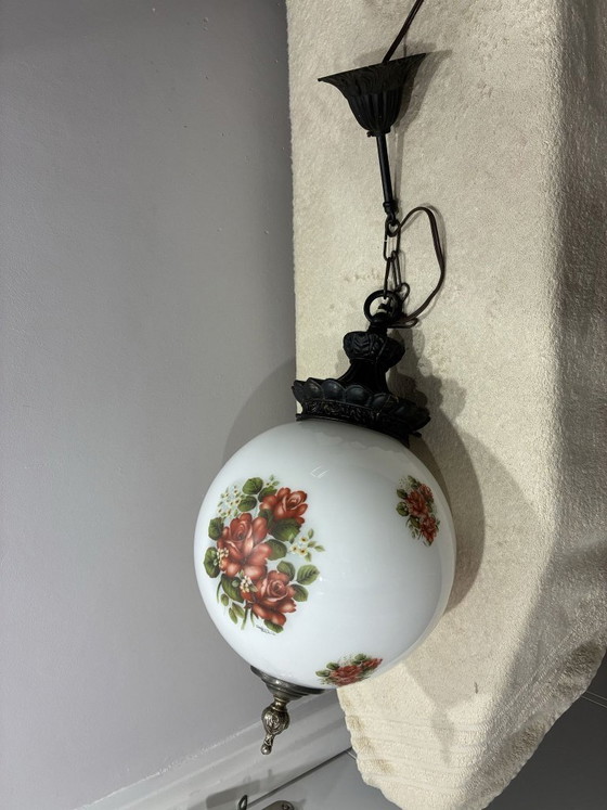 Massieve opaline glazen hanglamp met rozen decor, jaren 70, Massive, Hanglampen, Koper, Wit, 1970 (foto 6 van 6)