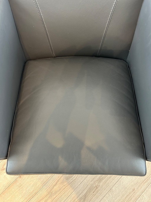 Poltrona Leolux Dolcinea – Pelle grigio scuro | Design di Jan Armgardt