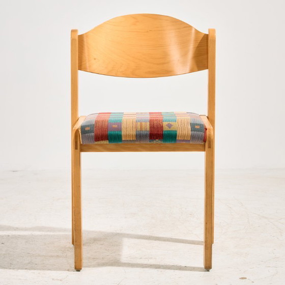 Image 1 of Stapelbarer Buchenholzstuhl