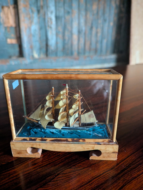 Image 1 of Vintage display case ship models/tallships
