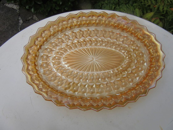 Plateau de service ovale en verre pressé Art Déco style Fenton, motif carnaval – Accessoires de table, Glass (photo 2 of 13)