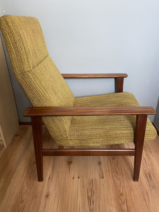Image 1 of Fauteuil scandinave vintage en teck