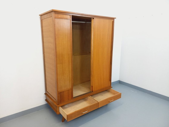 Image 1 of Vintage eikenhouten kledingkast uit de jaren 60