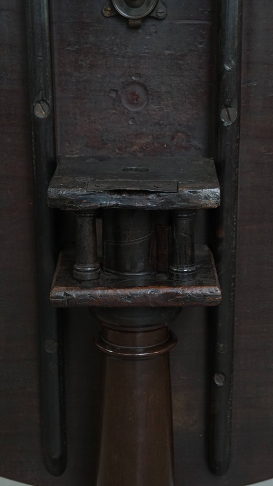 Image 1 of Antiker englischer Vogelkäfig mit drehbaren Beinen und kippbarer Tischplatte aus dem 18.