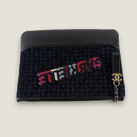 Clutch Chanel Gabrielle in tweed e pelle di vitello (photo 16 of 25)