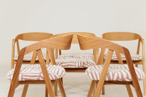 Image 1 of Handcrafted solid oak dining chairs sculpture Scandinavian modern design 