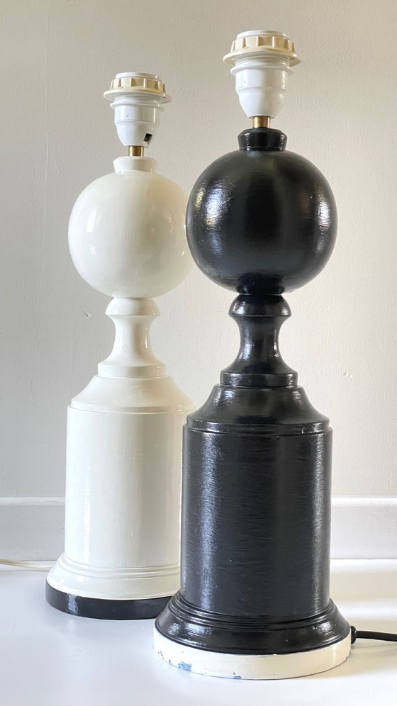 Image 1 of 2 Grands pieds de lampes noir et blanc bois tourné Vintage