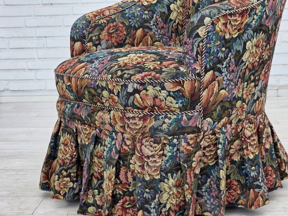 Image 1 of Sillón de cóctel danés de la década de 1960, tapizado en tela jacquard.