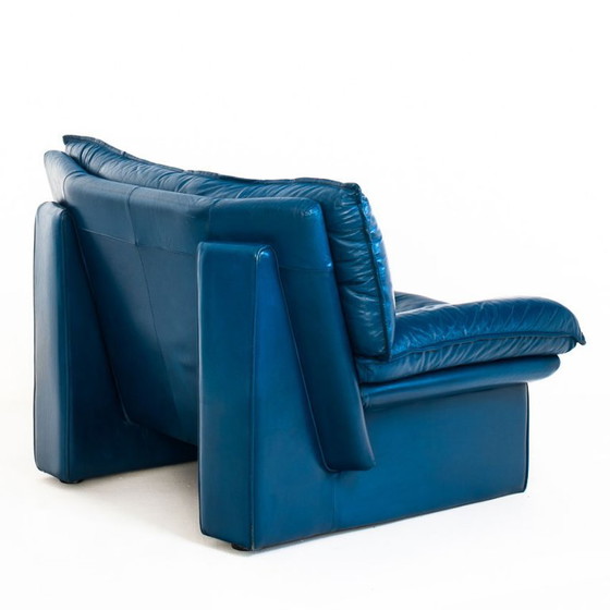 Poltrona e pouf vintage in pelle blu di Nicoletti Salotti - Italia anni '80 – Avanti - Italia, Poltrone (photo 9 of 21)
