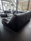Zona salotto vintage unica – Ligne Roset Kali (anni '70) – pelle nera – ottime condizioni