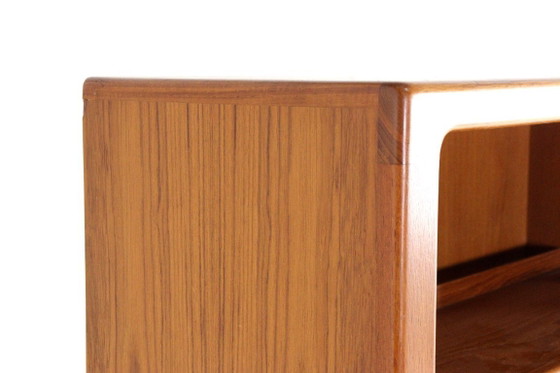 Image 1 of Dyrlund vitrinekast vintage Deens design