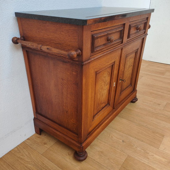 Image 1 of Credenza, cassettiera, comò e mobile da bagno vintage e antichi con piano in marmo.