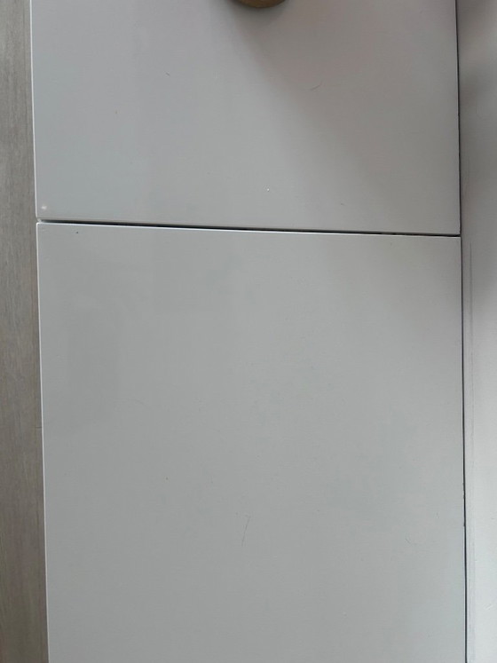 Hochglanzweißes schwebendes Sideboard – Ramakers Interieurprojecten (photo 5 of 6)