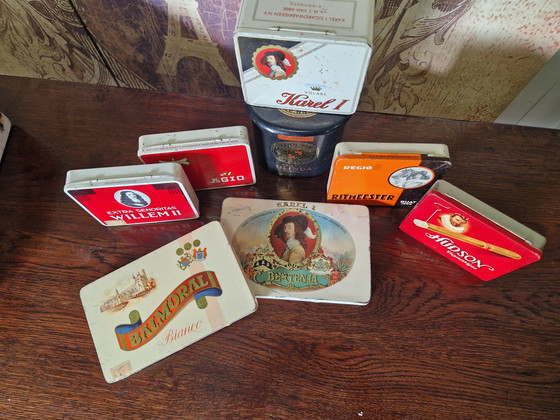 Image 1 of 8 vecchie scatole di sigari senza contenuto