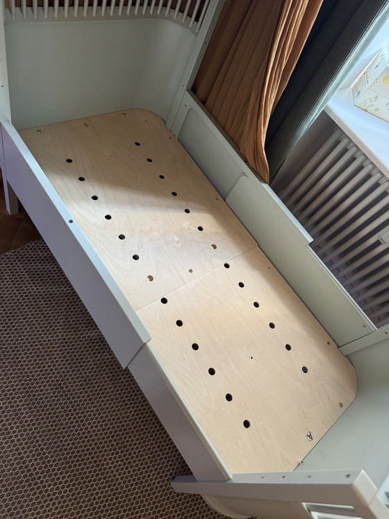 Sebra Baby- und Juniorbett mit Matratze – Betten, Wood (photo 4 of 14)