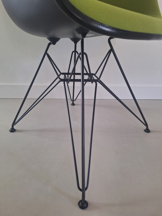 Image 1 of 4x Vitra Eames Dar Black