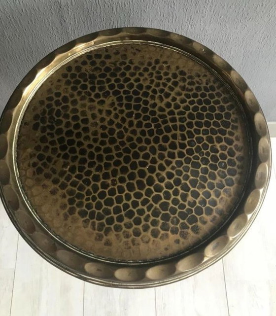 Image 1 of Table d'appoint/fumoir en laiton avec accessoires, datant de 1880.