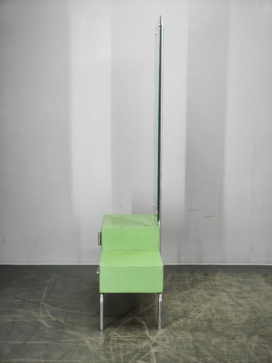 Image 1 of Bauhaus groene kaptafel met spiegel en chromen frame, Tsjechoslowakije jaren 1930