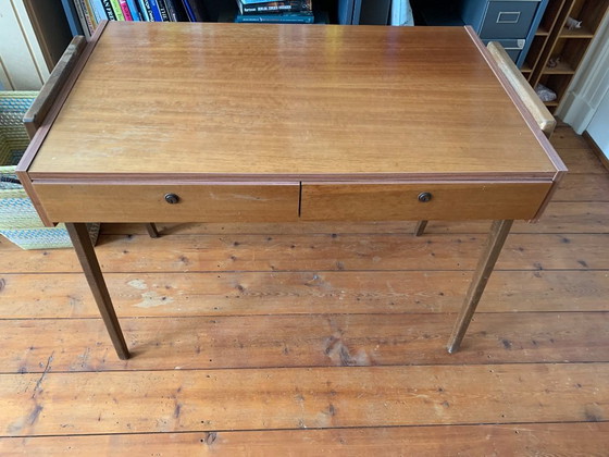 Image 1 of escritorio de los años 60