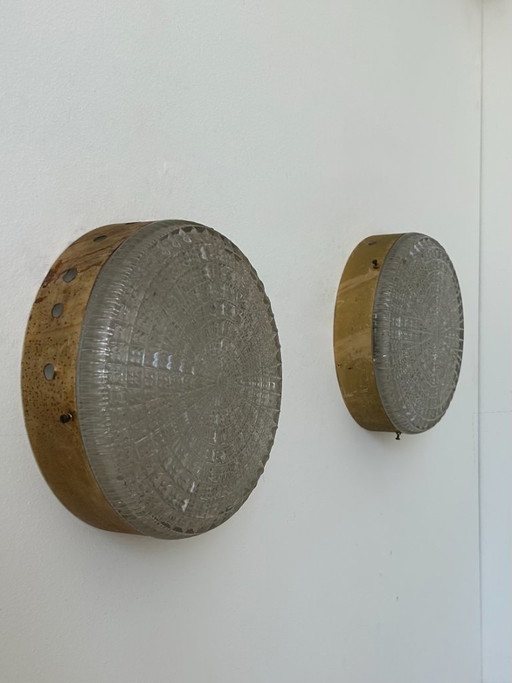 Pair of vintage wall sconces in gilt metal and pressed molded glass, France, 1970