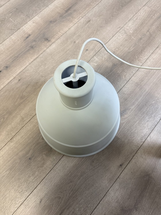Image 1 of Lampade a sospensione Muuto (grigio scuro, grigio chiaro, bianco)
