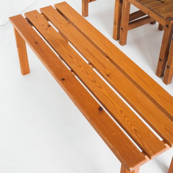 Conjunto de cuatro sillas y banco de estilo escandinavo. Madera de pino. Fabricado por Sotka. Finlandia, (photo 15 of 15)