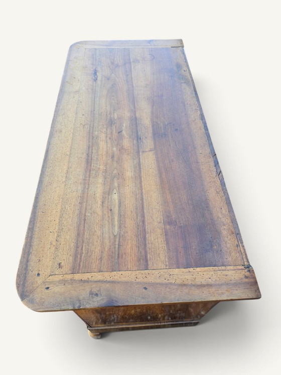 Antieke commode in Louis-Philippe-stijl van licht hout met vier laden. – Ladekasten, Wood, Brass (photo 4 of 5)