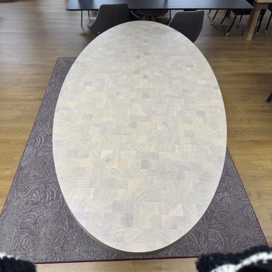 Image 1 of 1x Eris Oval Dining Table