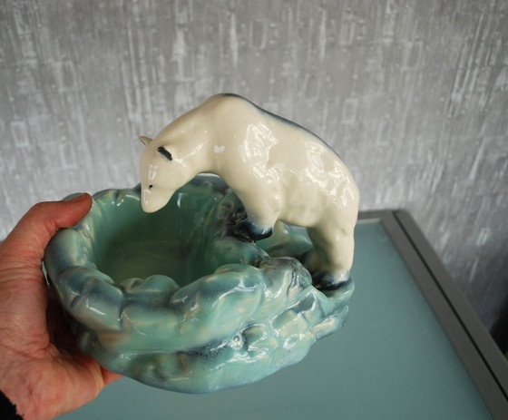 Image 1 of Bol Art Déco en forme d'ours polaire de Ditmar Urbach, sculpture en céramique tchécoslovaque des années 1930