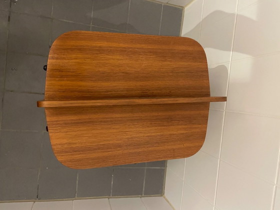 Image 1 of Teakhouten Naaikastje. Mid-Century, Scandinavisch Design. Unieke Tijdcapsule uit deze tijd door de Oorspronkelijke Inhoud 